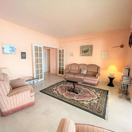 Grand 4 Pieces Avec Terrasse, Climatisation Et Parking A - Fr-1-61-601 Apartment *